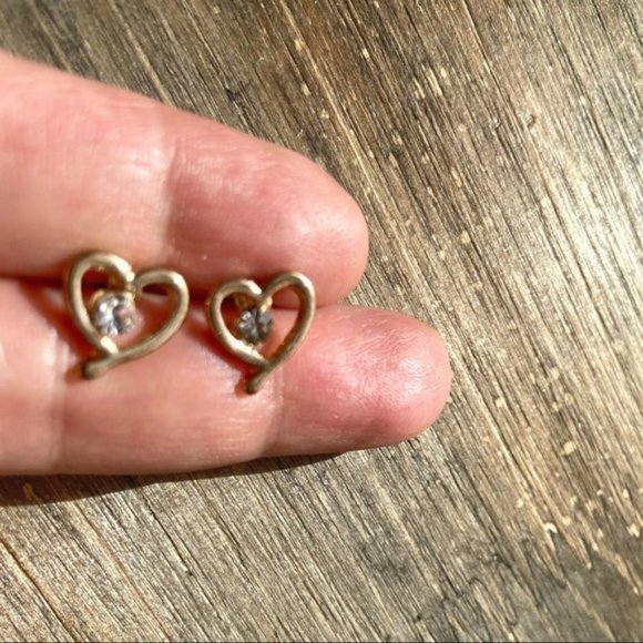 Alquimia Jewelry - gold dainty heart diamond studs earrings set